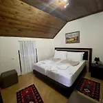 --hotel Deal-- With Castle View