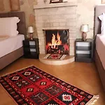 --hotel Deal-- With Castle View فندق Krujë