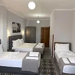 --hotel Deal-- With Castle View 3*
