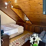 فندق --hotel Deal-- With Castle View Krujë