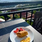 --hotel Deal-- With Castle View فندق Krujë