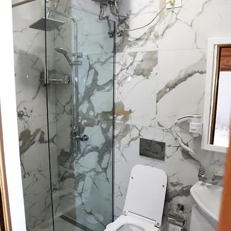 --hotel Deal-- With Castle View 3*