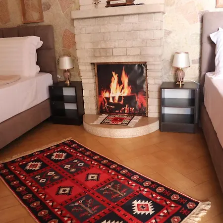 --hotel Deal-- With Castle View Hotel Krujë