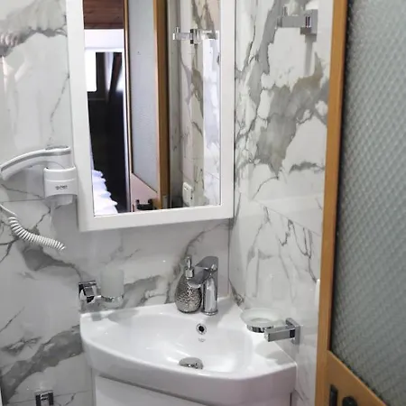 Hotel --hotel Deal-- With Castle View