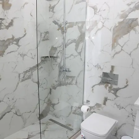 --hotel Deal-- With Castle View