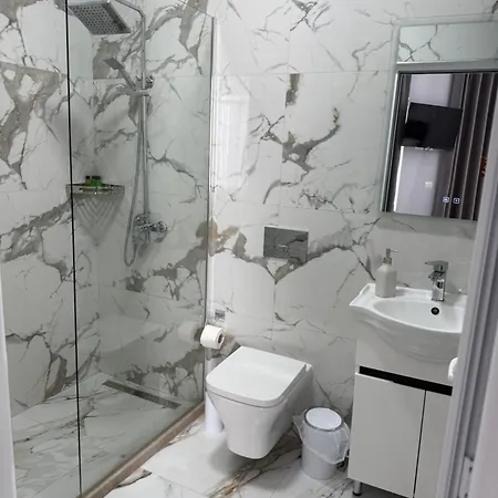 --hotel Deal-- With Castle View 3* Krujë