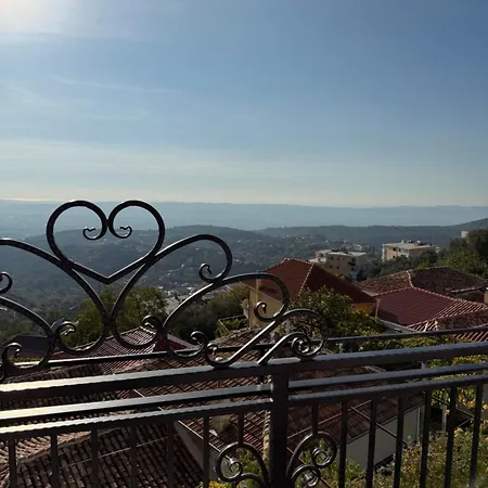 --hotel Deal-- With Castle View Hotel Krujë