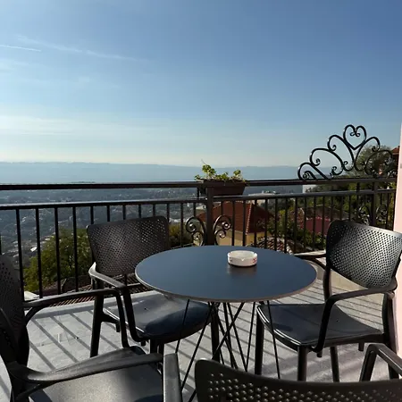 --hotel Deal-- With Castle View 3*