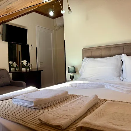 --hotel Deal-- With Castle View فندق Krujë