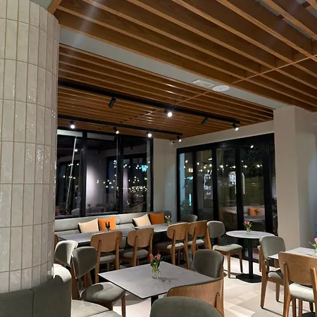 Hotel --hotel Deal-- With Castle View Krujë