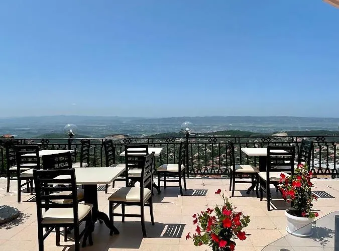 --hotel Deal-- With Castle View فندق Krujë