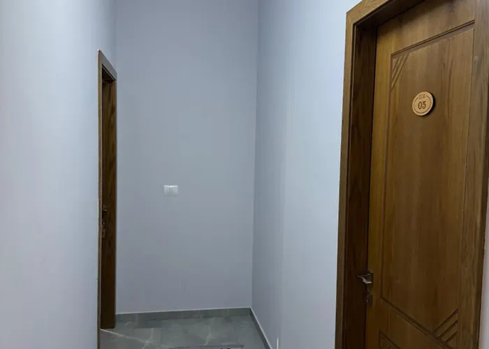 --hotel Deal-- With Castle View Krujë