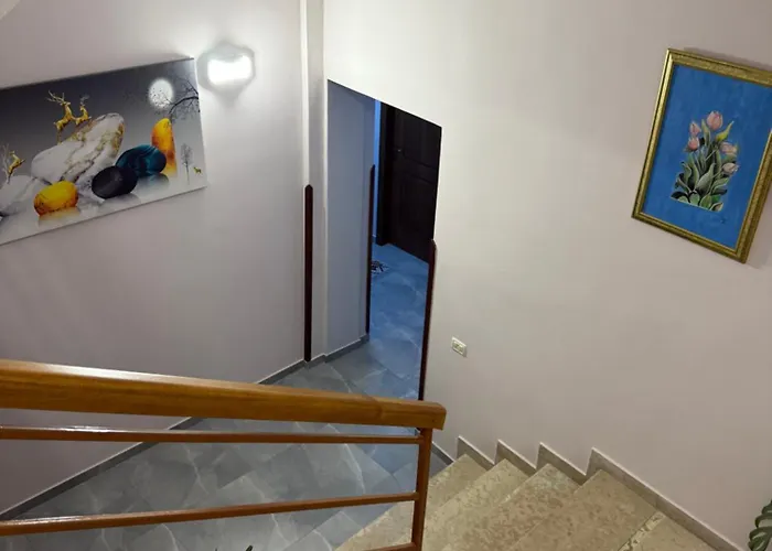 --hotel Deal-- With Castle View فندق