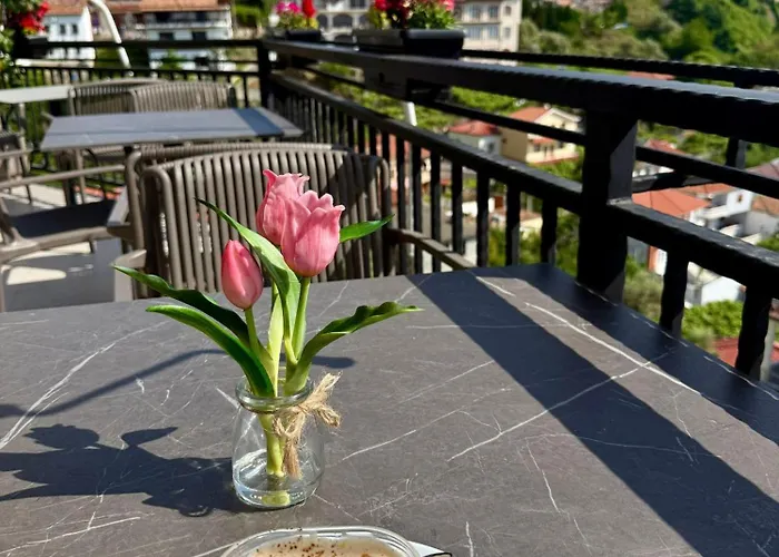 --hotel Deal-- With Castle View فندق Krujë