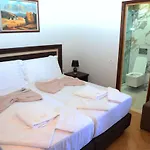 Hotel --hotel Deal-- With Castle View 3*