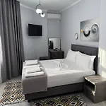--hotel Deal-- With Castle View Κρούγια
