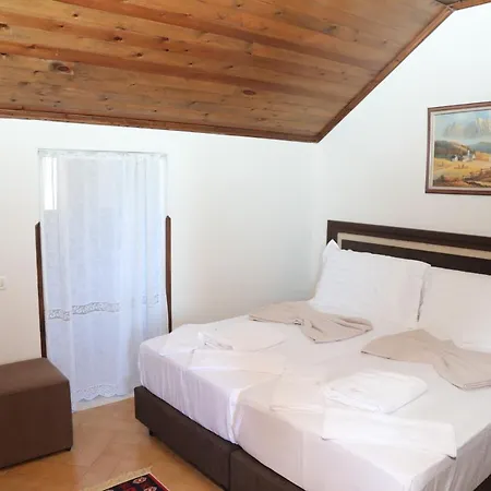 --hotel Deal-- With Castle View Hotel