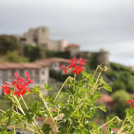 --hotel Deal-- With Castle View 3* Krujë