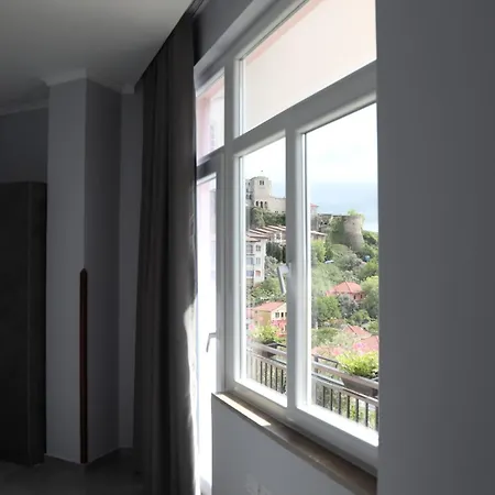 Hotel --hotel Deal-- With Castle View