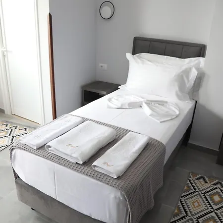 --hotel Deal-- With Castle View 3* Krujë