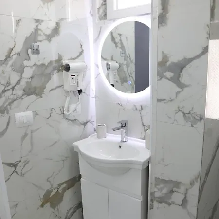Hotel --hotel Deal-- With Castle View 3*