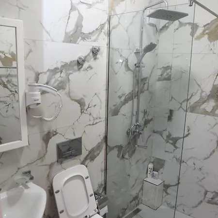 --hotel Deal-- With Castle View 3*