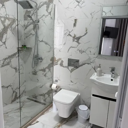 --hotel Deal-- With Castle View 3* Krujë