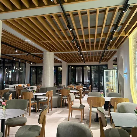 --hotel Deal-- With Castle View 호텔 3*