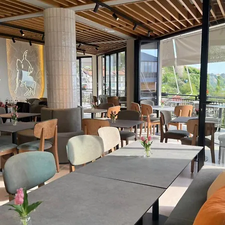 --hotel Deal-- With Castle View 3*