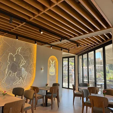 酒店 --hotel Deal-- With Castle View