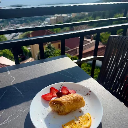 --hotel Deal-- With Castle View Hotel Kruje
