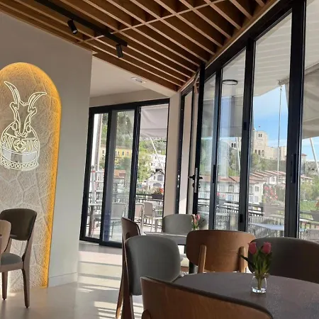 --hotel Deal-- With Castle View