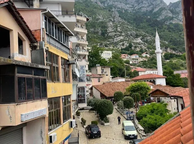 --hotel Deal-- With Castle View