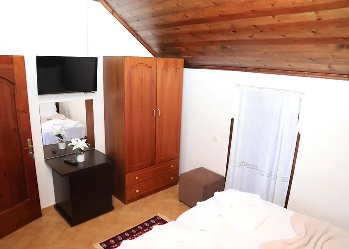 酒店 --hotel Deal-- With Castle View