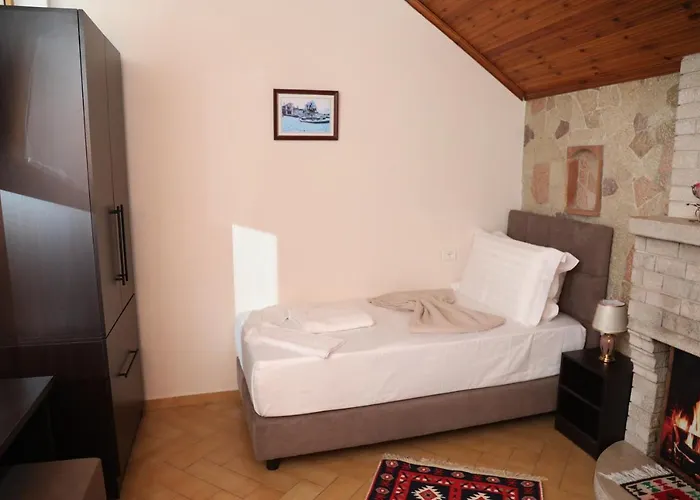 --hotel Deal-- With Castle View 3* Krujë