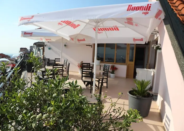 --hotel Deal-- With Castle View 3*