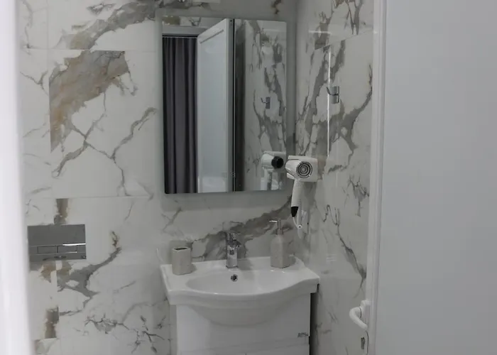 Hotel --hotel Deal-- With Castle View 3*