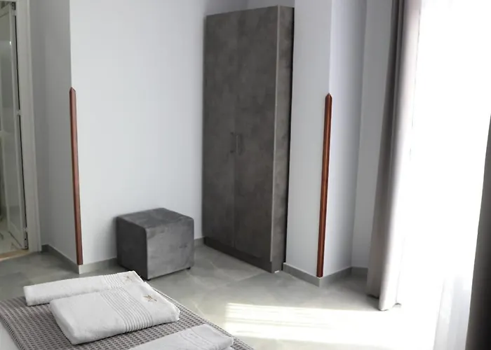 --hotel Deal-- With Castle View