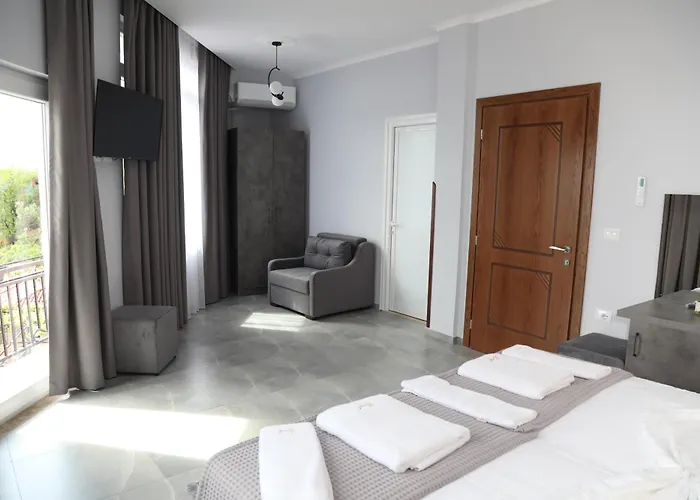 --hotel Deal-- With Castle View 酒店 3*