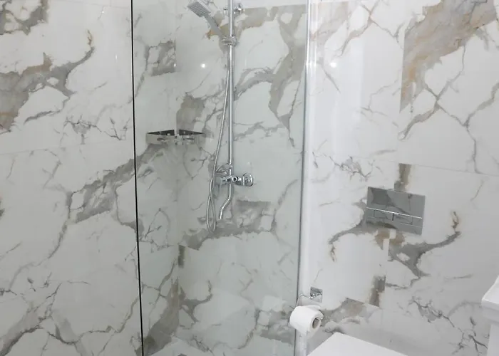 --hotel Deal-- With Castle View