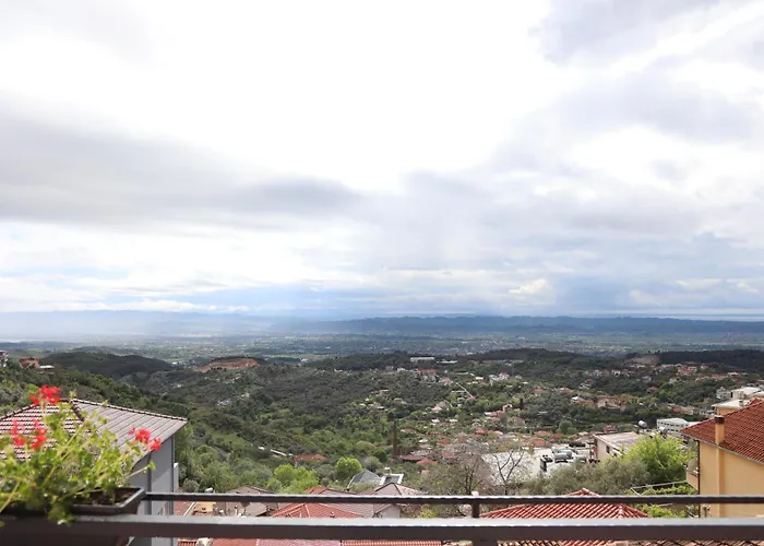 --hotel Deal-- With Castle View Hotel Kruje