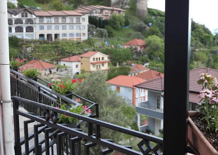 --hotel Deal-- With Castle View 3*