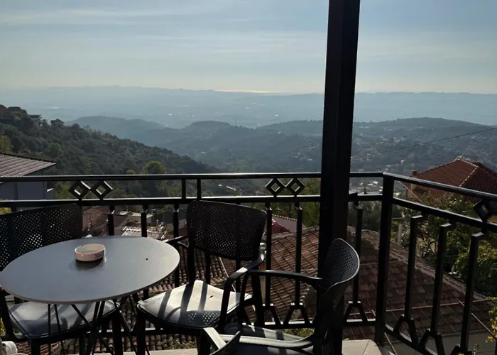 --hotel Deal-- With Castle View Krujë