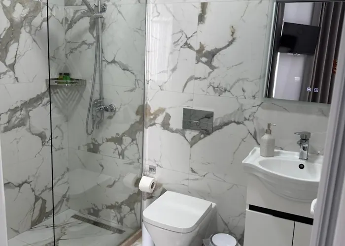 --hotel Deal-- With Castle View 3* Kruje