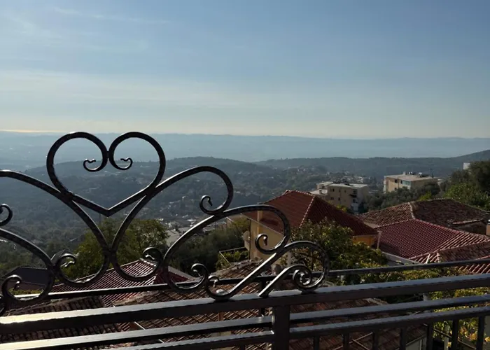 --hotel Deal-- With Castle View Hotel Kruje