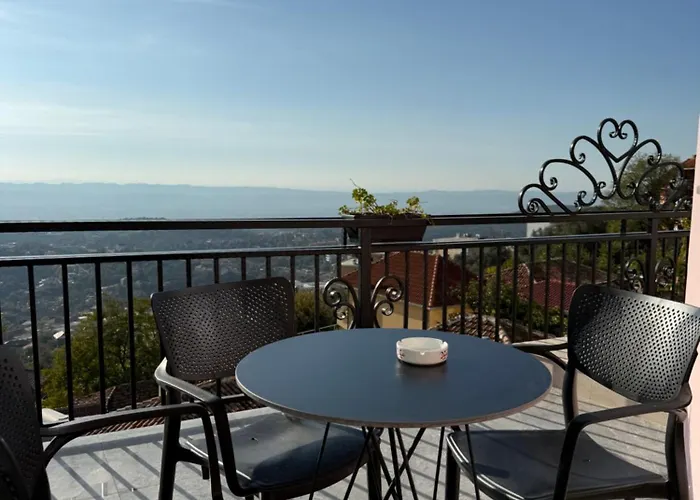 --hotel Deal-- With Castle View 3*