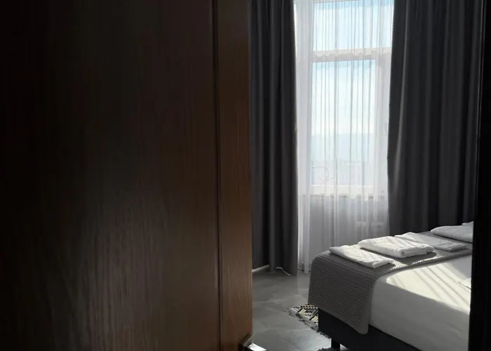 --hotel Deal-- With Castle View Hotel Krujë