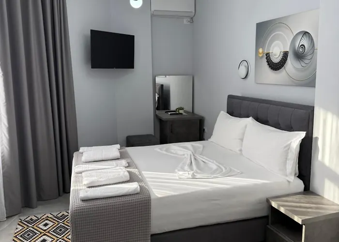 --hotel Deal-- With Castle View Kruje