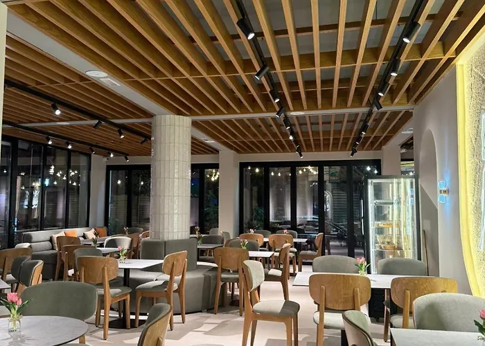 --hotel Deal-- With Castle View Hotel 3*