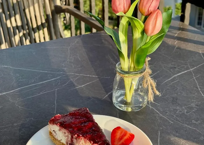 Hotel --hotel Deal-- With Castle View 3*